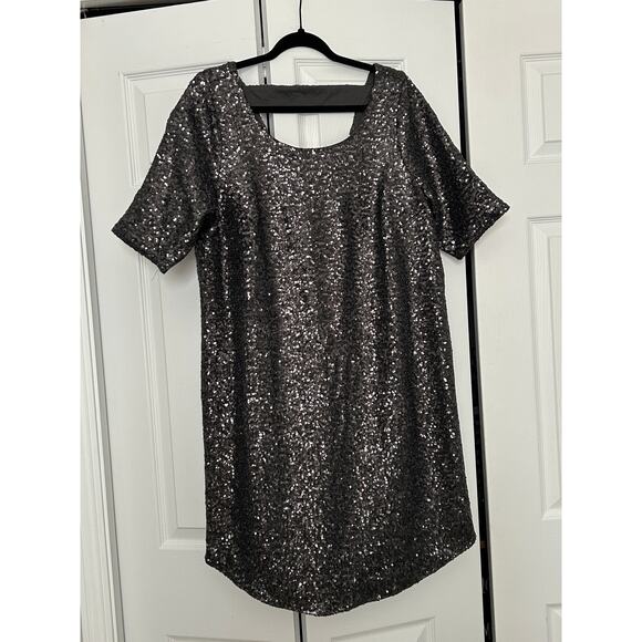 Torrid Size 1x Sequin Knee Length Miniskirt - Picture 3 of 9